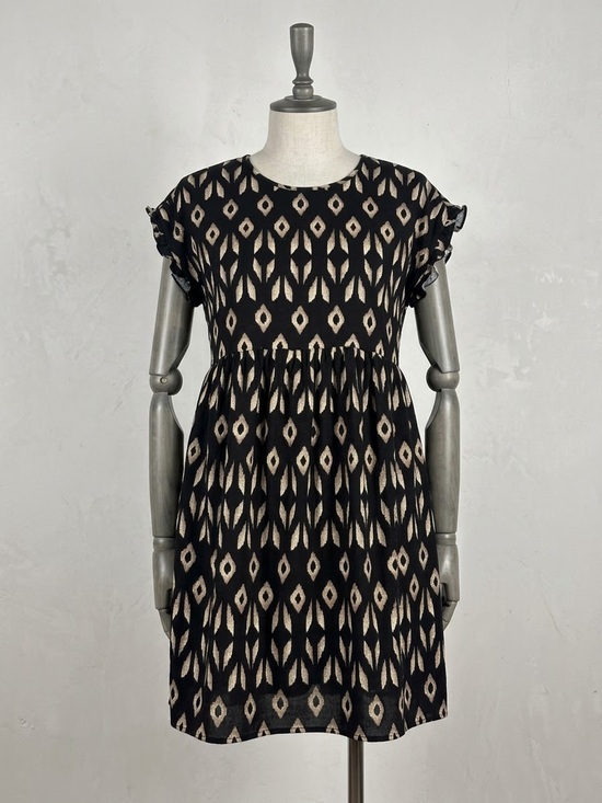 Sonoma Dresses & Skirts - Sonoma Black and Cream Geometric Ruffle Sleeve Dress